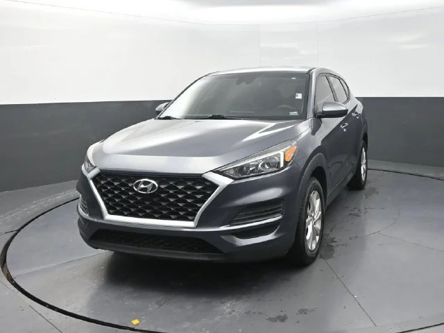 Used 2021 Gray Hyundai SE image 2
