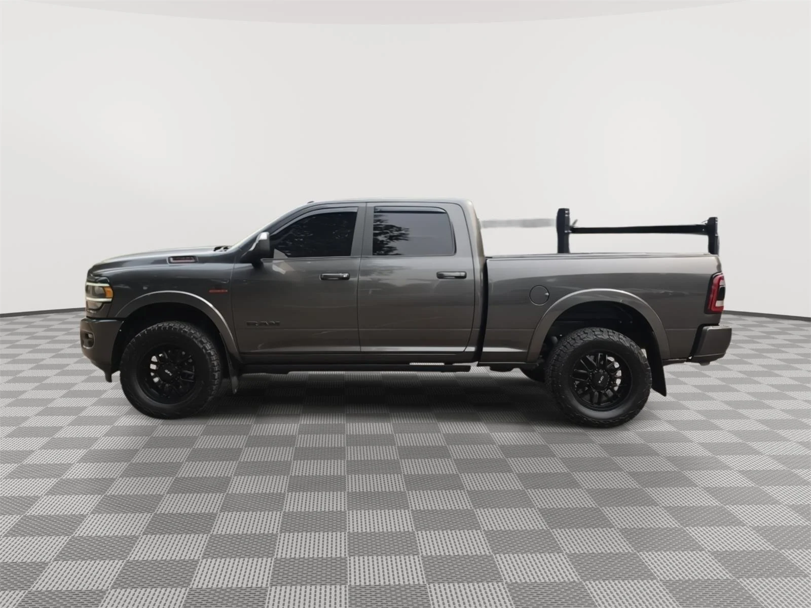 Used 2021 Granite Crystal Metallic Clearcoat Ram Laramie image 4