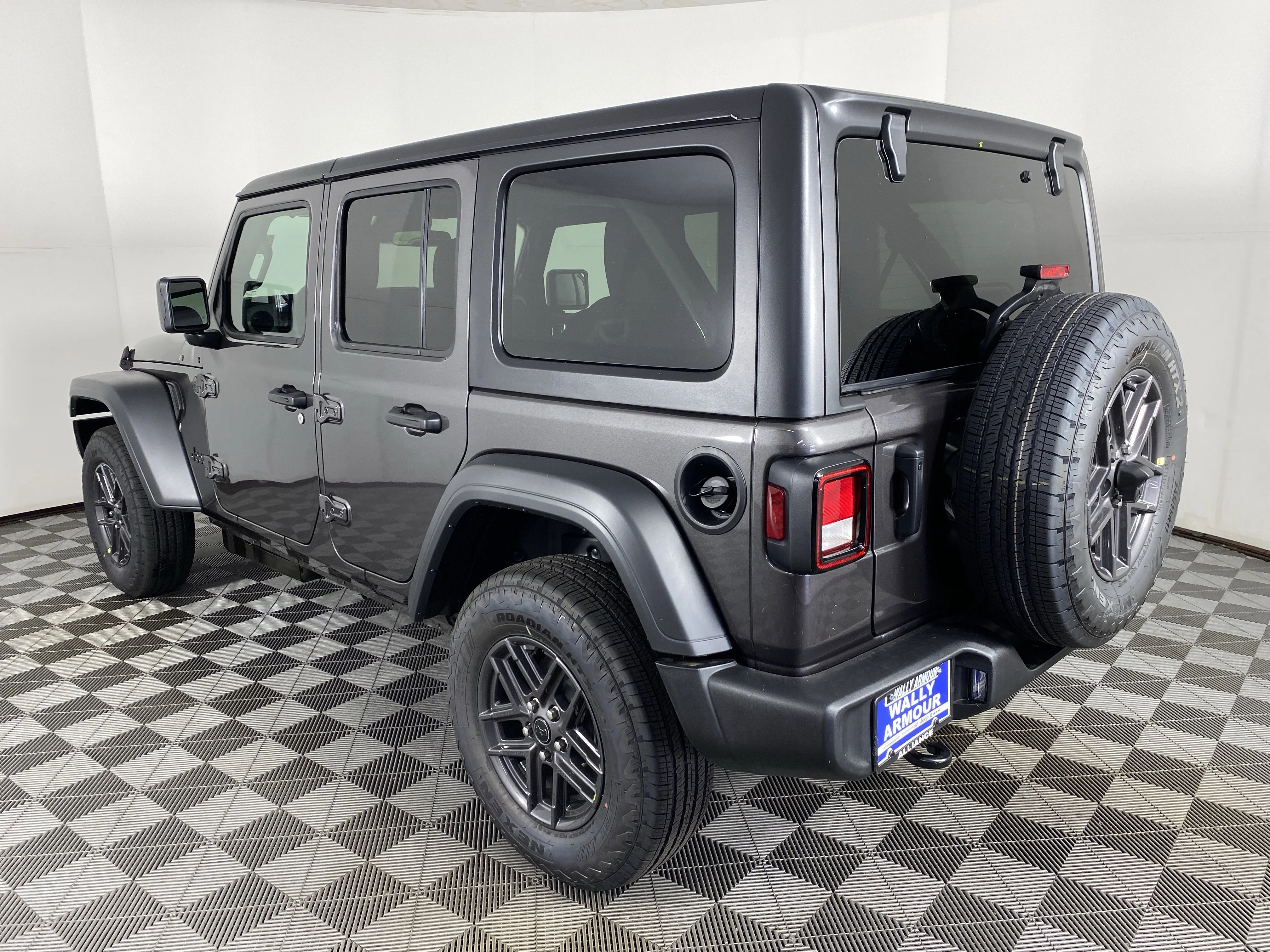 New 2026 Granite Crystal Metallic Clear-Coat Exterior Paint Jeep Sport S image 8