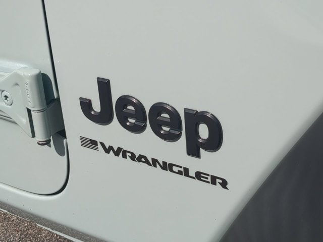 Certified Used 2024  Jeep Sport S image 13