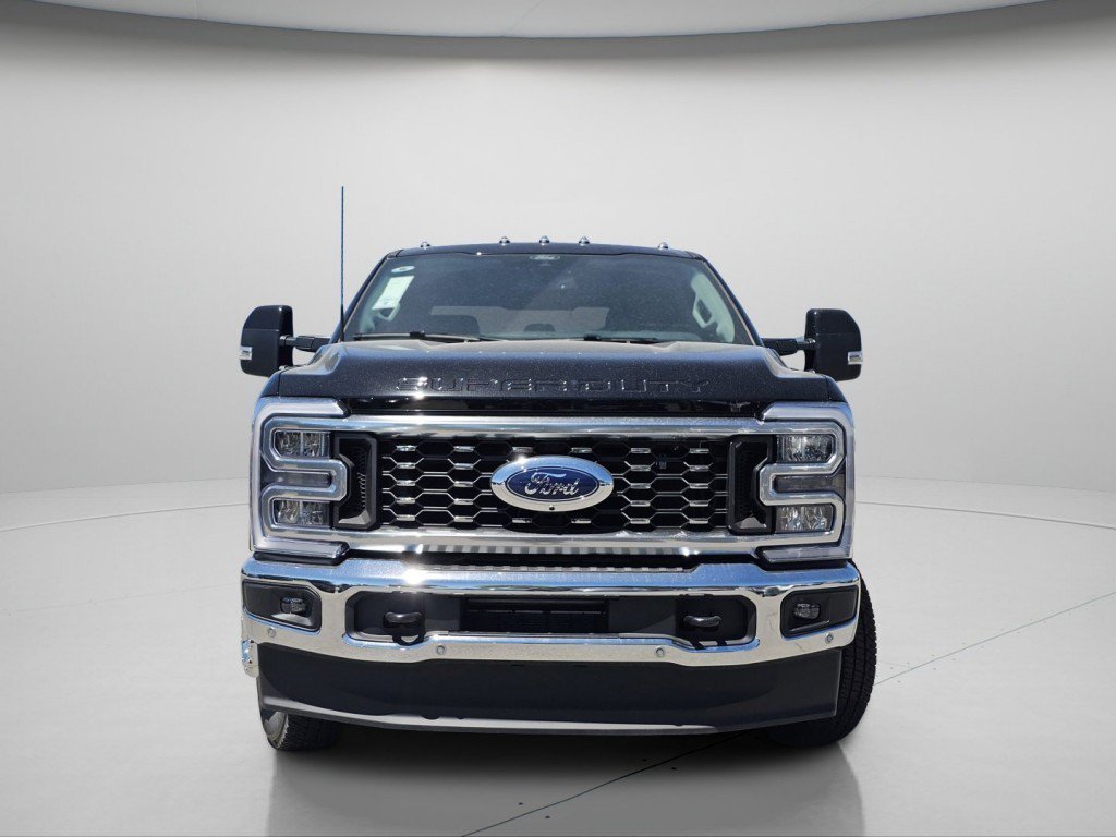 New 2026 Agate Black Metallic Ford LARIAT image 3