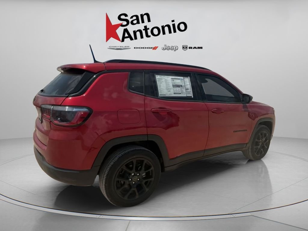New 2026 Red Hot Pearl-Coat Exterior Paint Jeep Latitude image 15