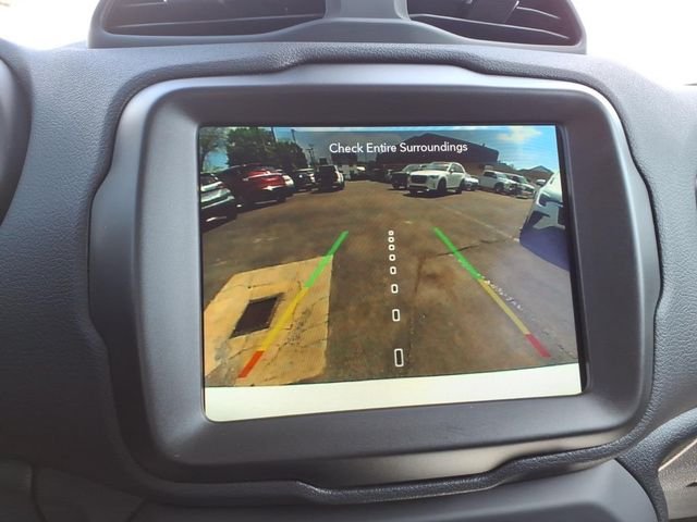Used 2023 White Jeep Latitude image 21
