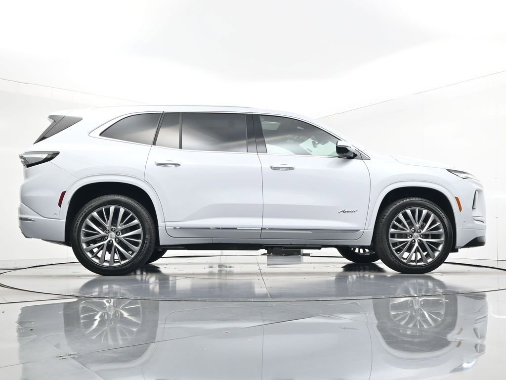 New 2026 Iridescent White Tricoat Buick Avenir image 32