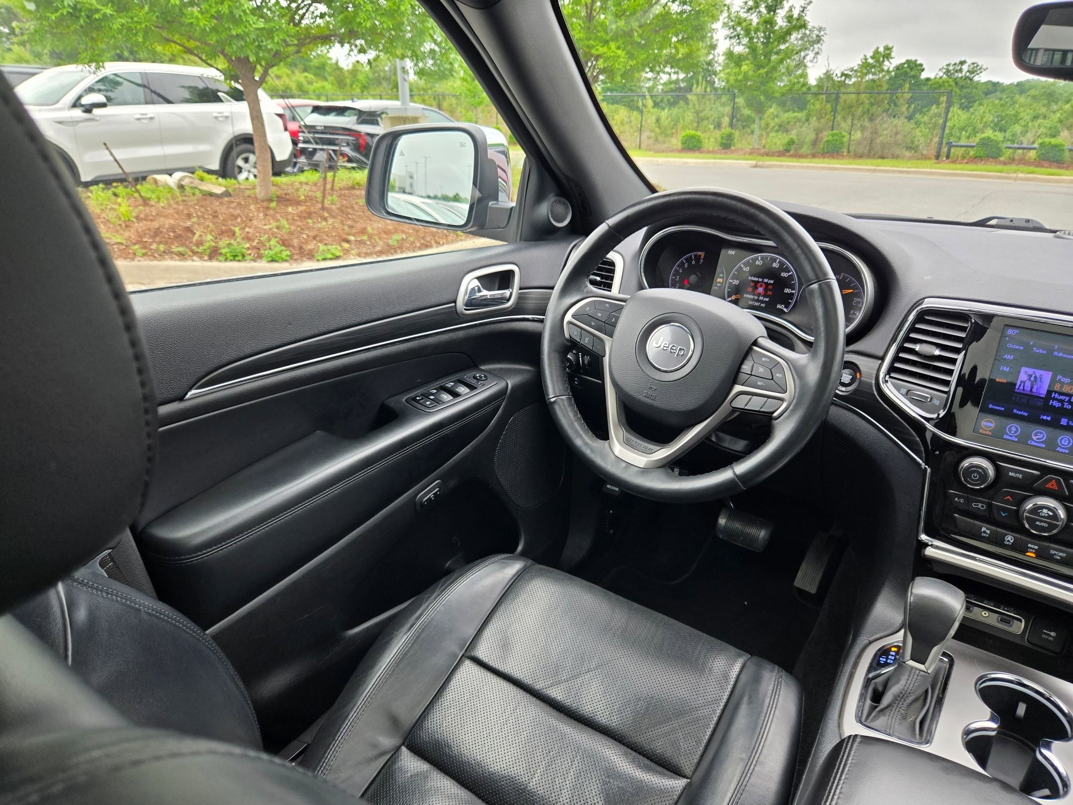 Used 2019 Velvet Red Pearlcoat Jeep Limited image 9