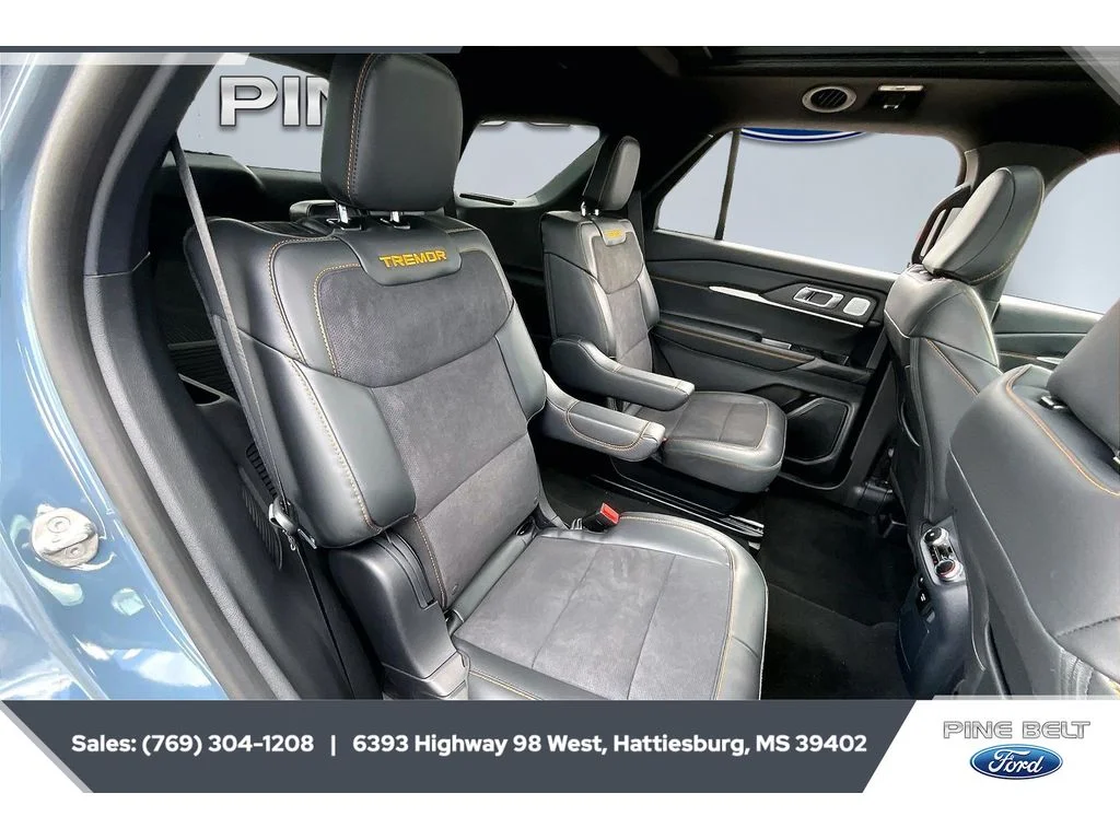 New 2026 Vapor Blue Metallic Ford Tremor® image 20