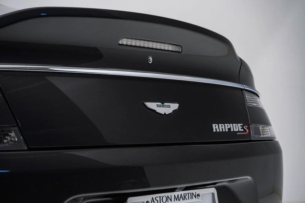 Used 2015 Meteorite Silver Aston Martin  image 12