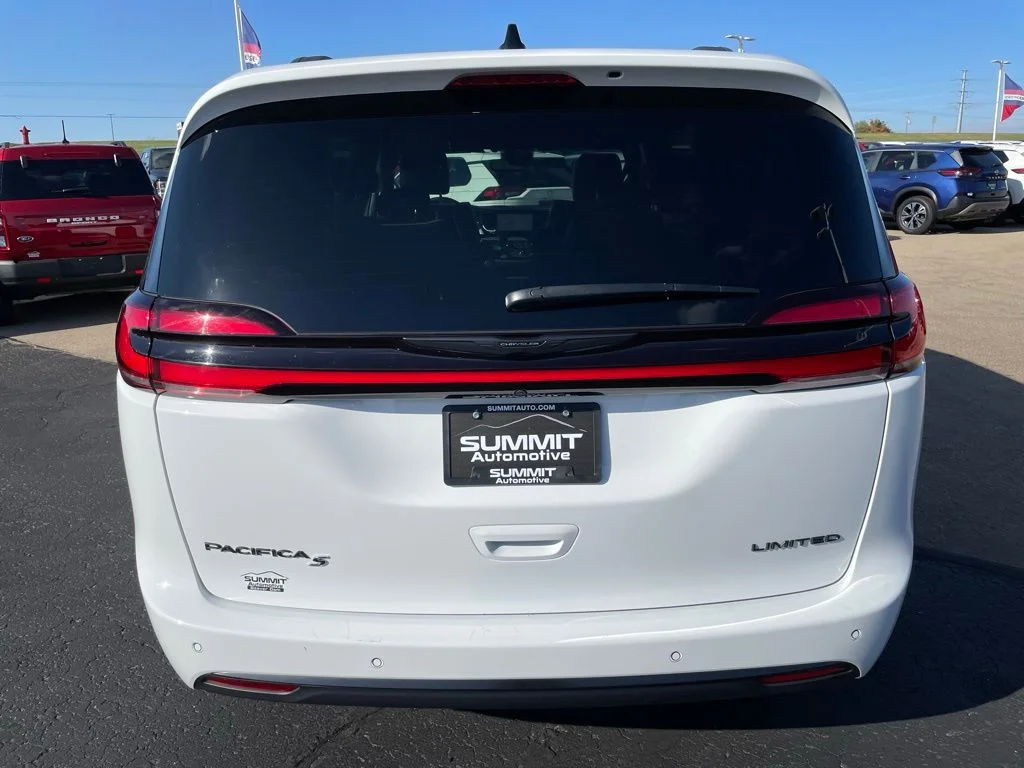Used 2025 Bright White Clearcoat Chrysler Limited image 32
