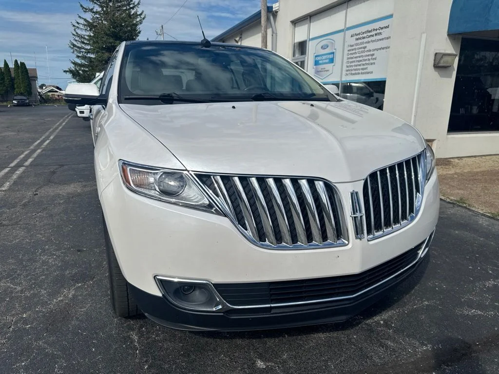 Used 2015 White Lincoln Base image 55