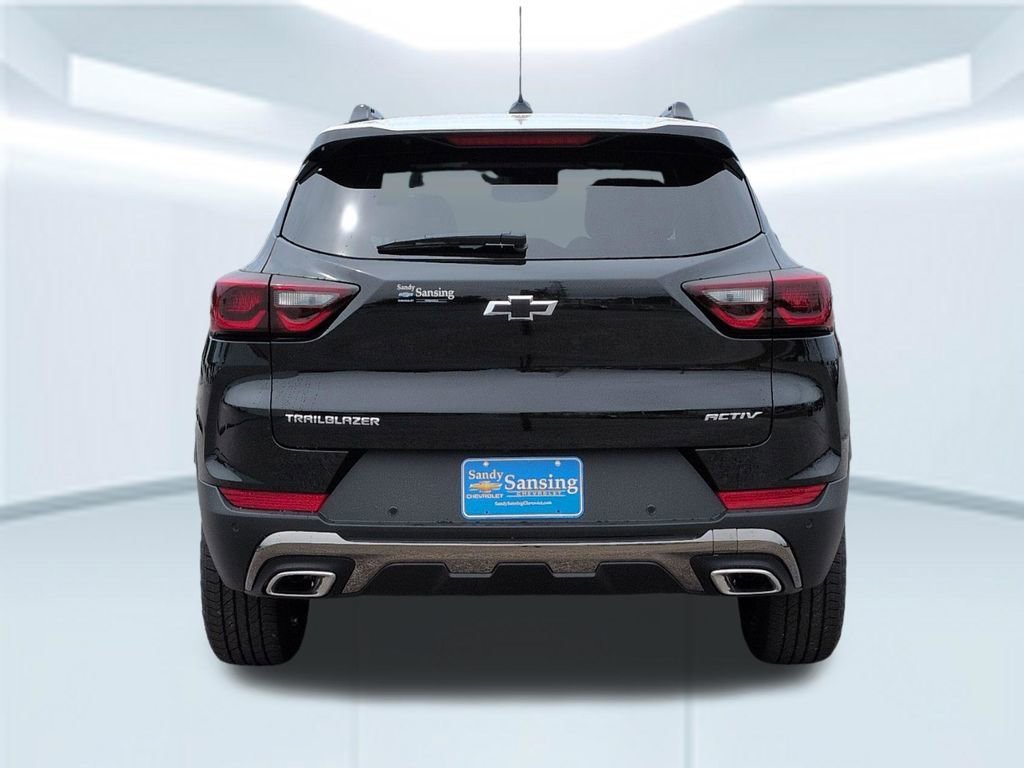 New 2026 Mosaic Black Metallic Chevrolet ACTIV image 5