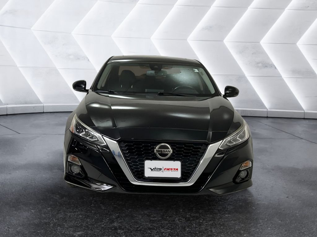 Used 2019 Black Nissan 2.5 SV image 2