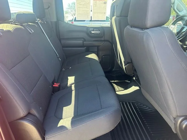 Used 2022 Red Chevrolet Custom image 21