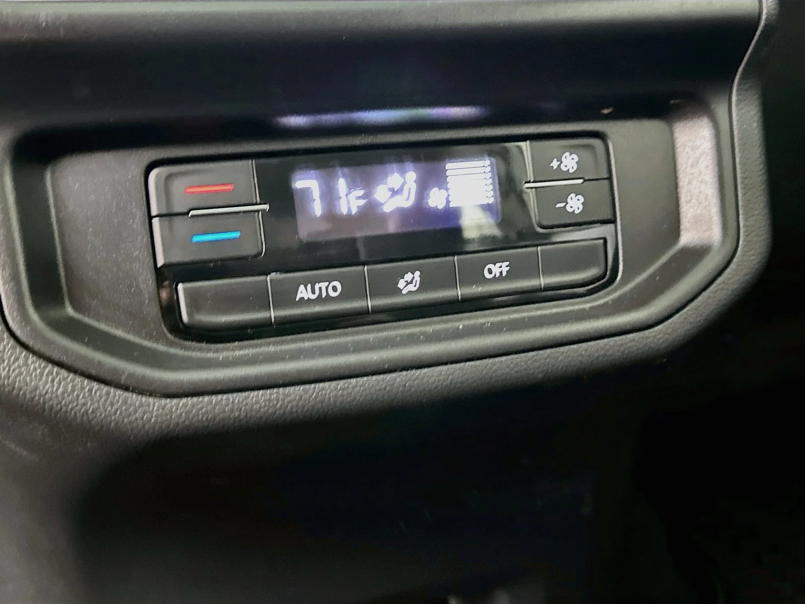 Used 2025  Volkswagen  image 37