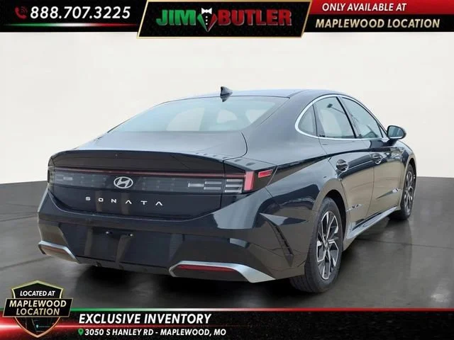 Used 2024  Hyundai SEL image 4