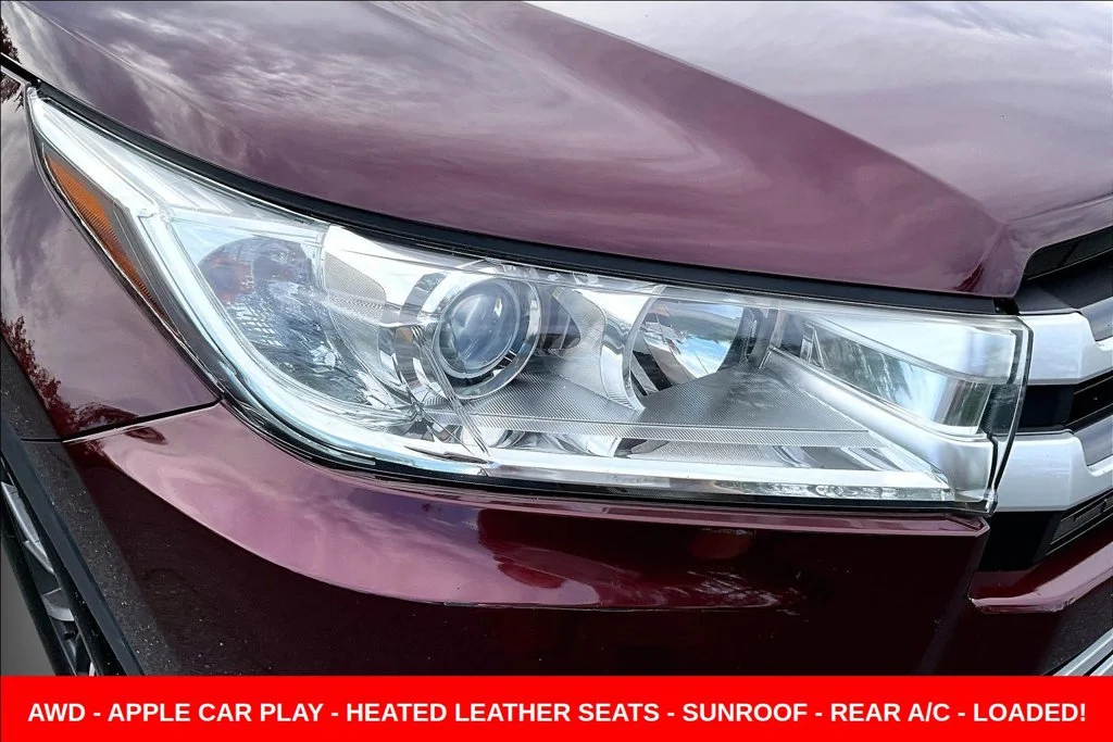 Used 2019 Red Toyota XLE image 40