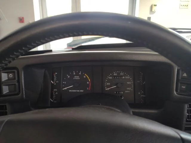Used 1992 Red Ford LX image 15