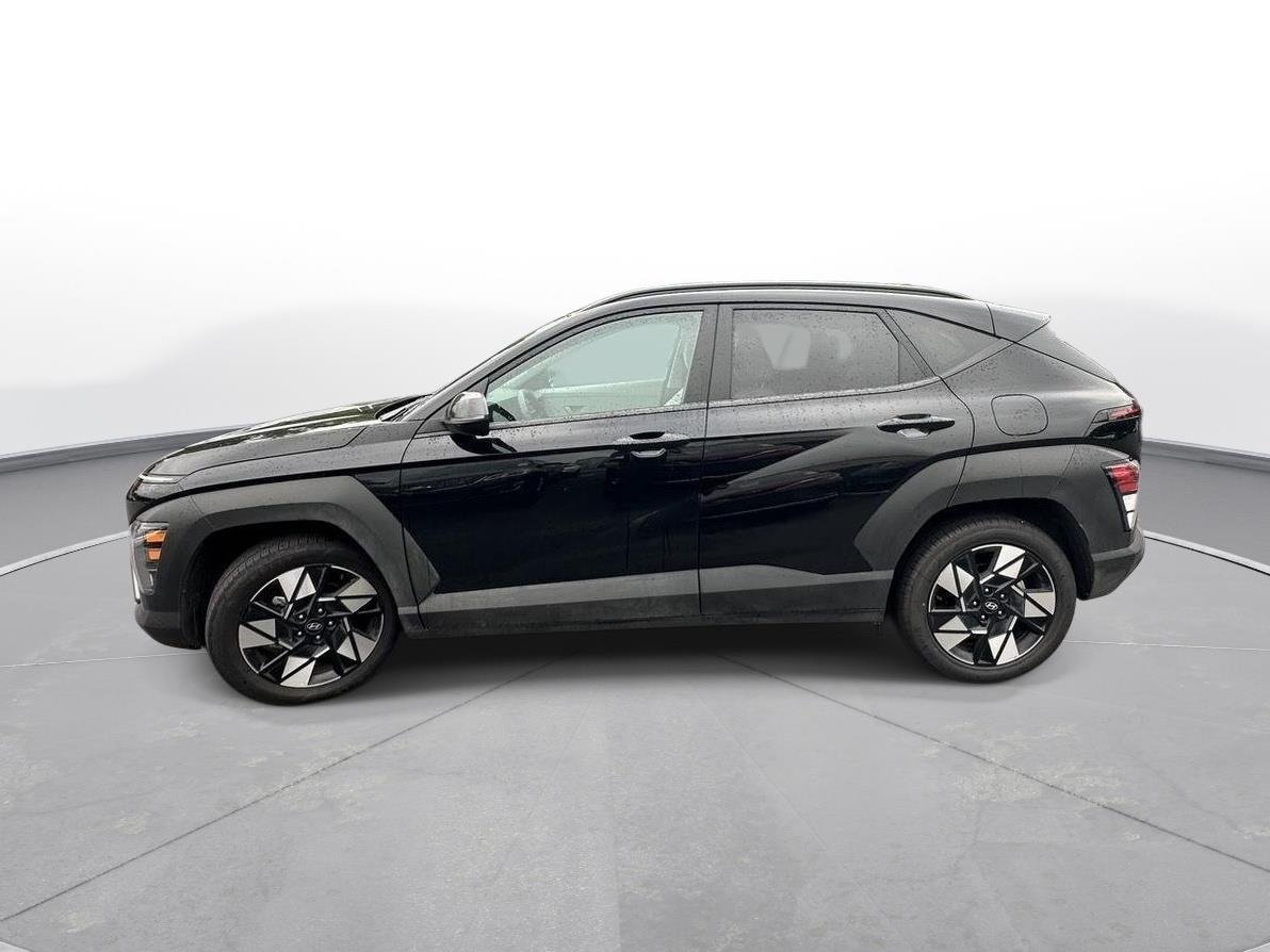 Used 2025 Abyss Black Pearl Hyundai SEL image 9