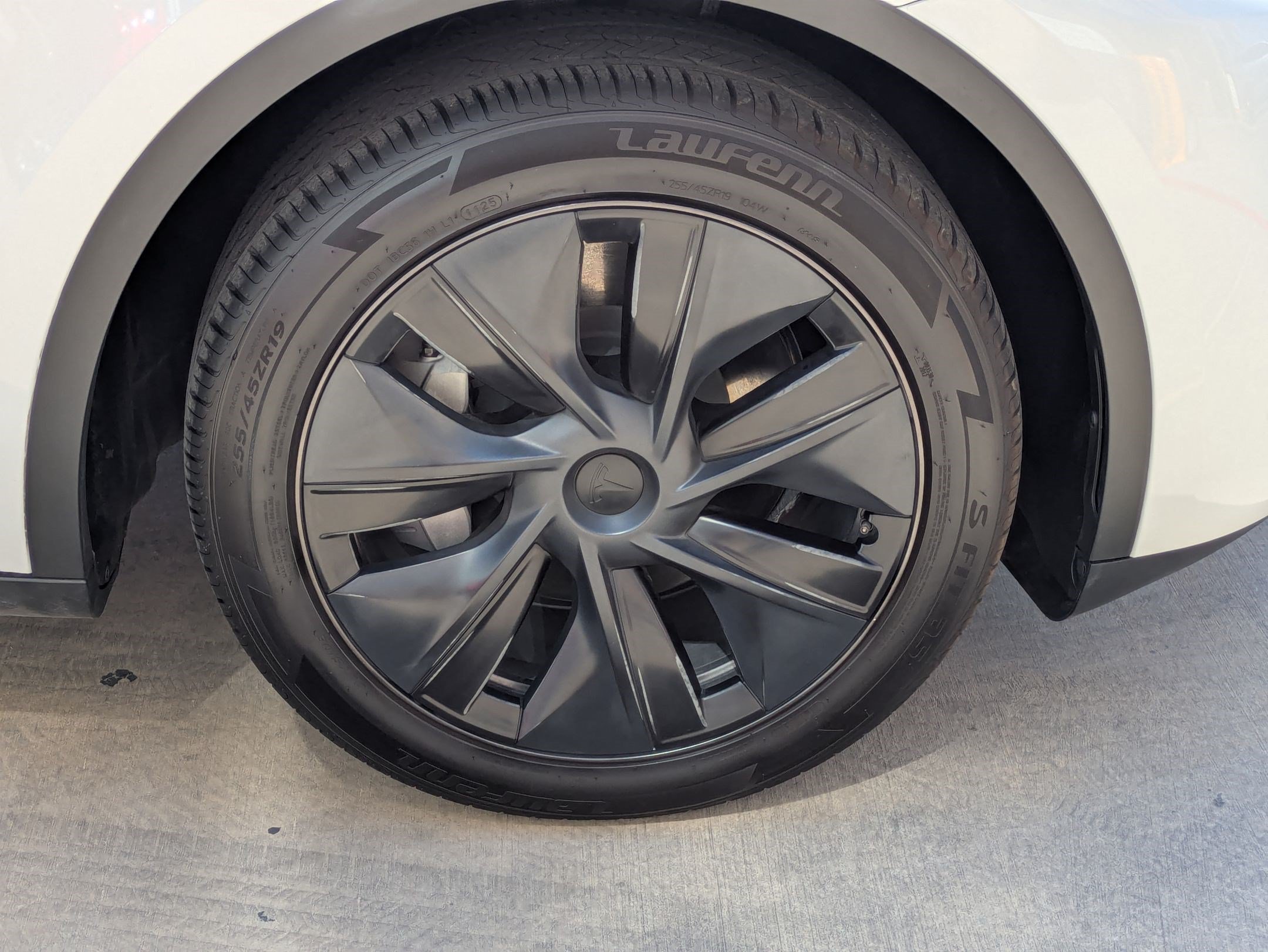 Used 2024 White Tesla Long Range Single Motor Rear-Wheel Drive image 11