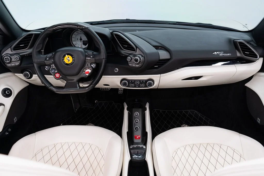 Used 2018 Bianco Avus Ferrari  image 28