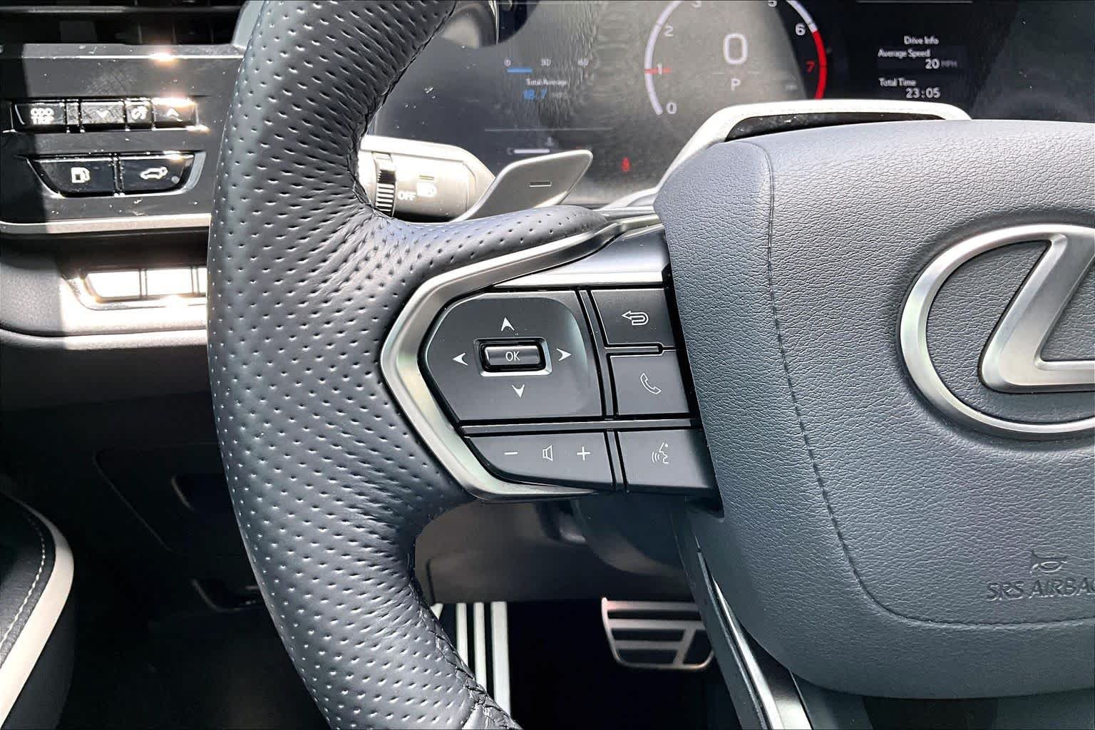 Used 2026 Wind Chill Pearl Lexus F SPORT Handling image 22