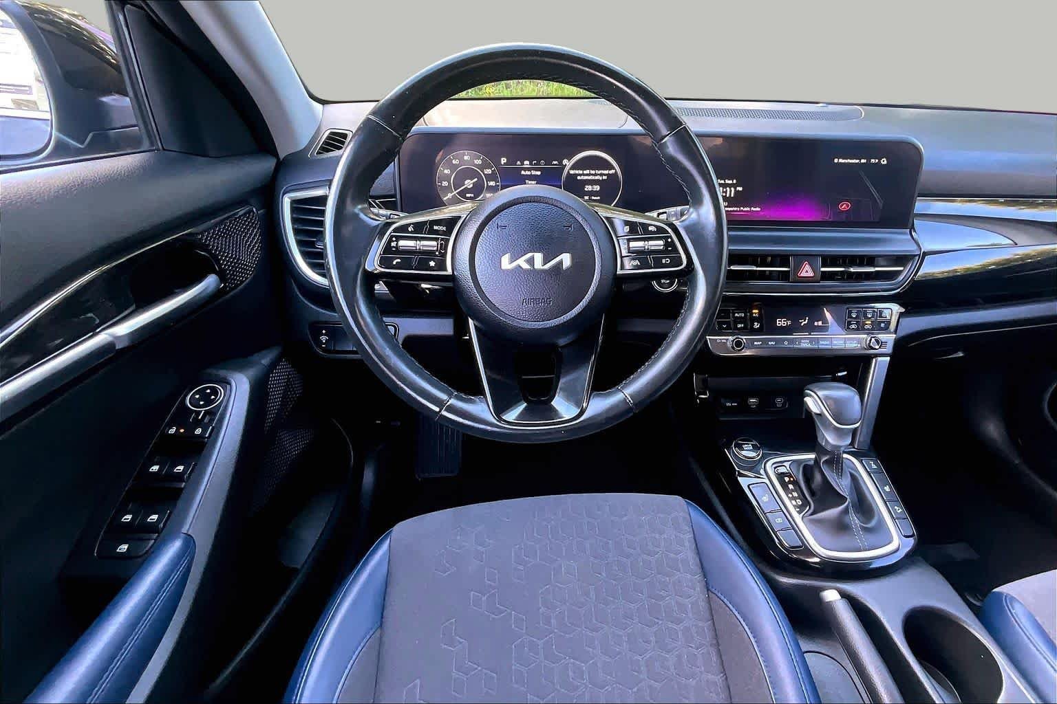 Used 2024 Fusion Black Kia S image 6
