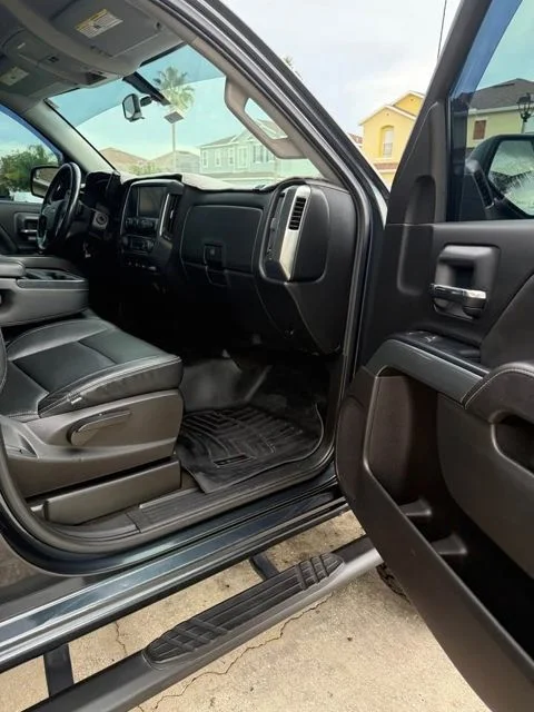 Used 2018  Chevrolet LT image 16