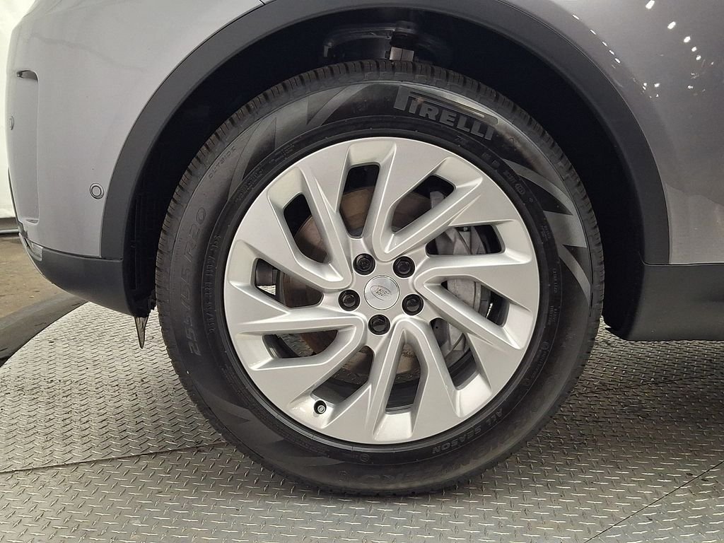 New 2026 Eiger Grey Land Rover S image 5