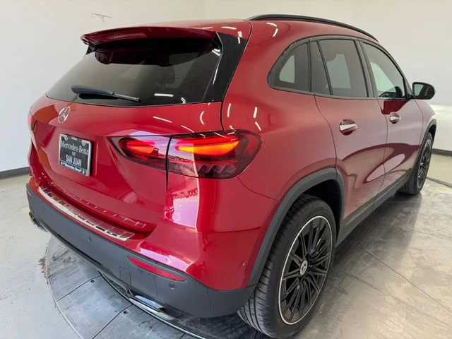 Certified Used 2026 MANUFAKTUR Patagonia Red Metallic Mercedes-Benz GLA 250 image 32