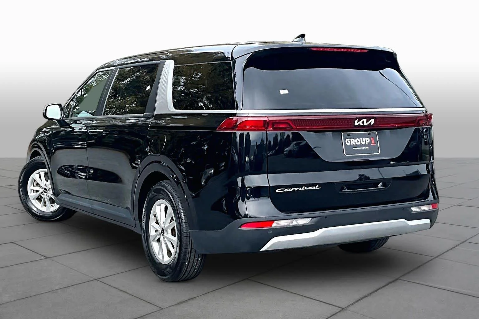 Used 2022 Aurora Black Kia LXS image 11