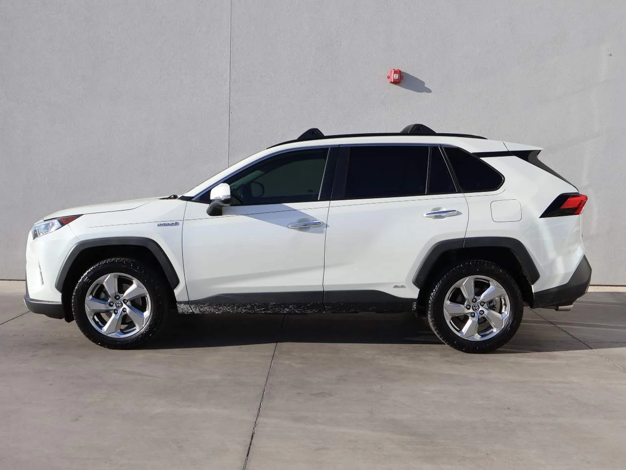 2020 Toyota RAV4 Limited - Photo 2