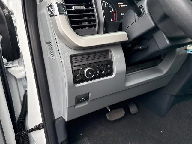 2025 Ford F-250 Super Duty XLT - Photo 53