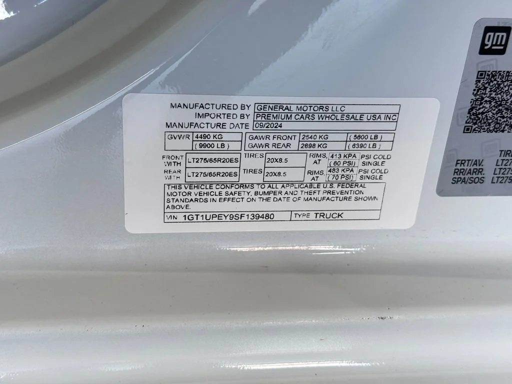 Certified Used 2025 Summit White GMC AT4 image 11