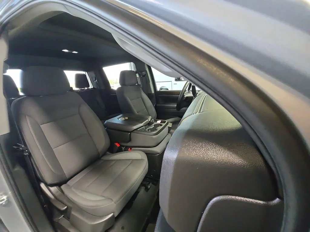Certified Used 2025 Sterling Metallic GMC Elevation image 30