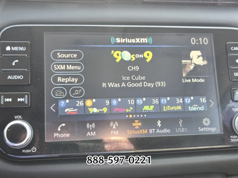 Used 2022 Aspen White NISSAN SR image 21