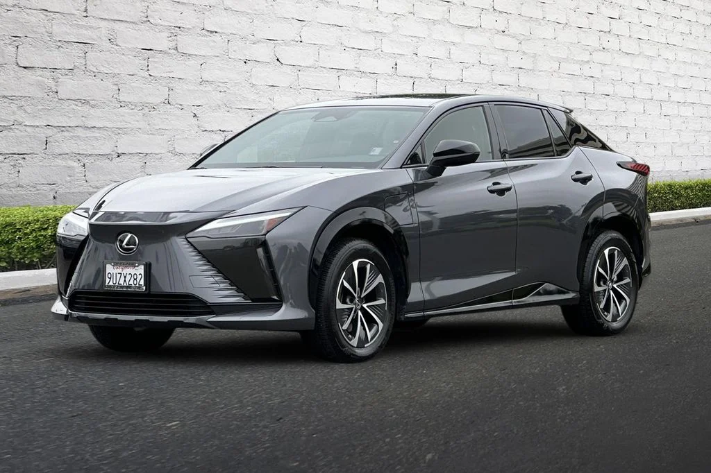 Used 2025 Gray Lexus  image 8