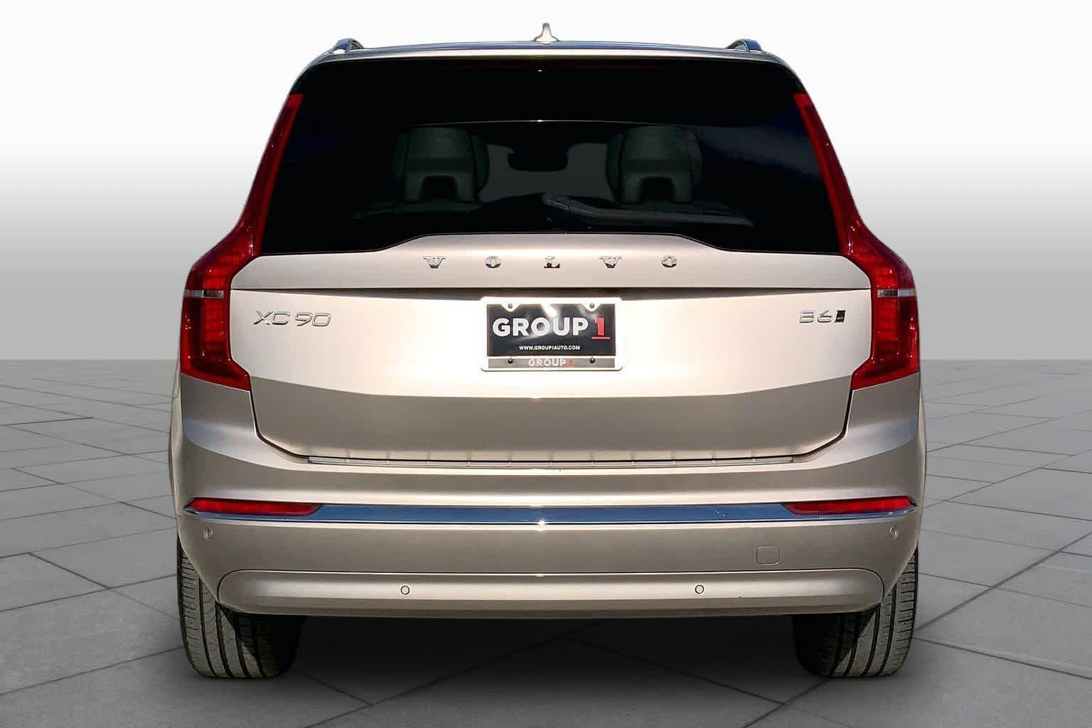 Used 2025 Bright Dusk Metallic Volvo Plus image 5