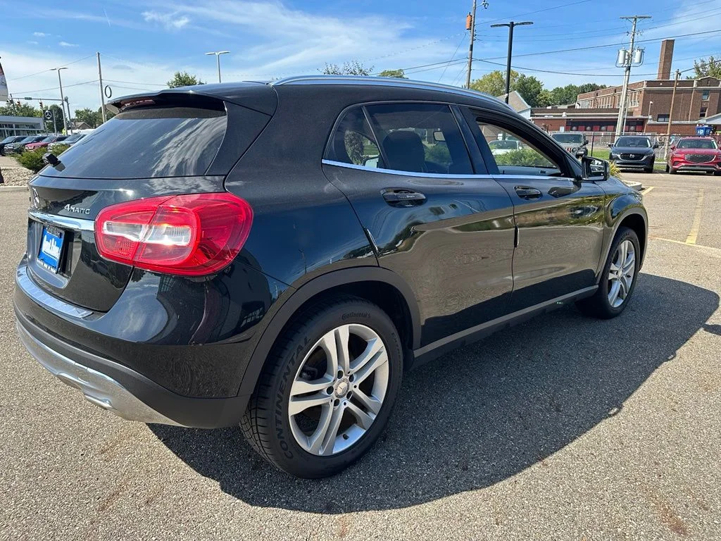 Used 2015 Black Mercedes-Benz GLA 250 image 5