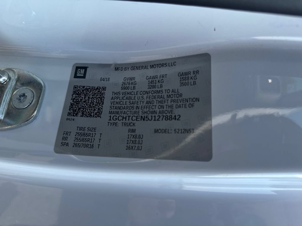 Used 2018 SUMMIT WHITE Chevrolet 4WD LT image 26