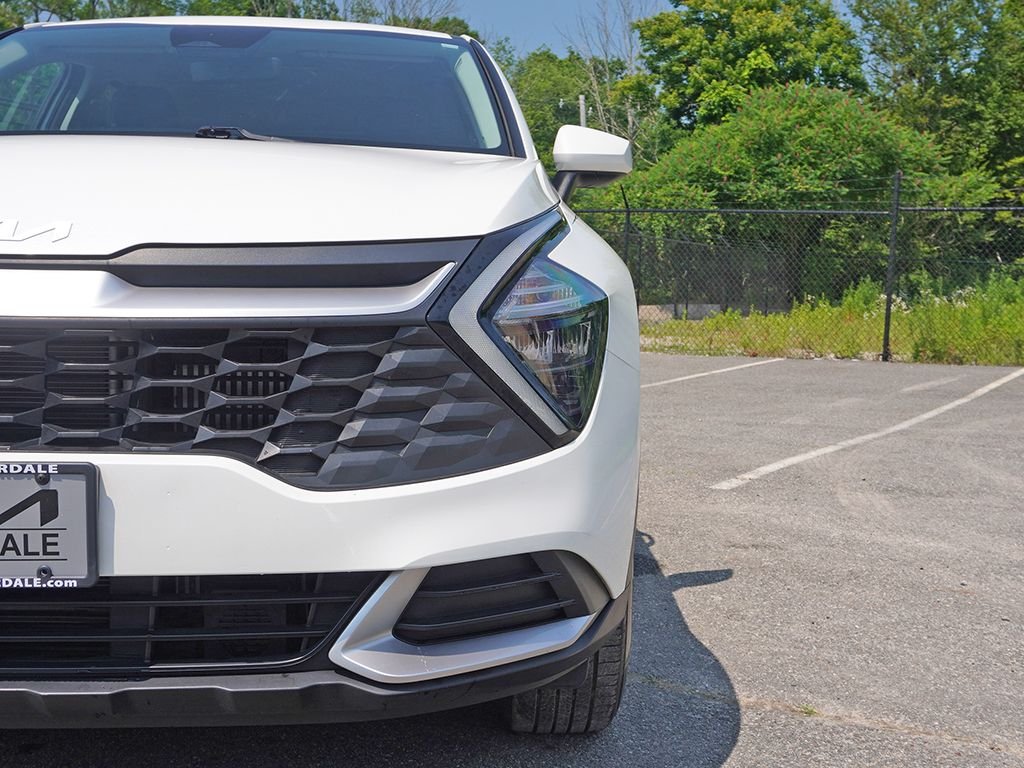 Used 2023 White Kia LX image 10