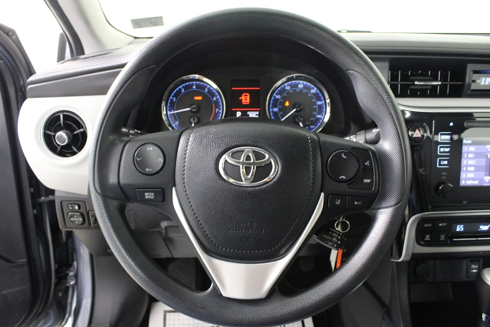Used 2017 Gray Toyota LE image 10