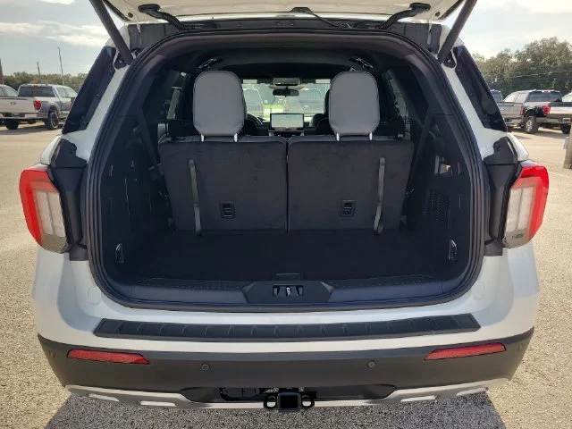 New 2027 White Metallic Ford Active image 10