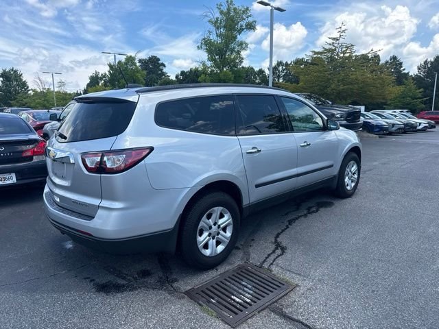Used 2016 Silver Chevrolet LS image 5