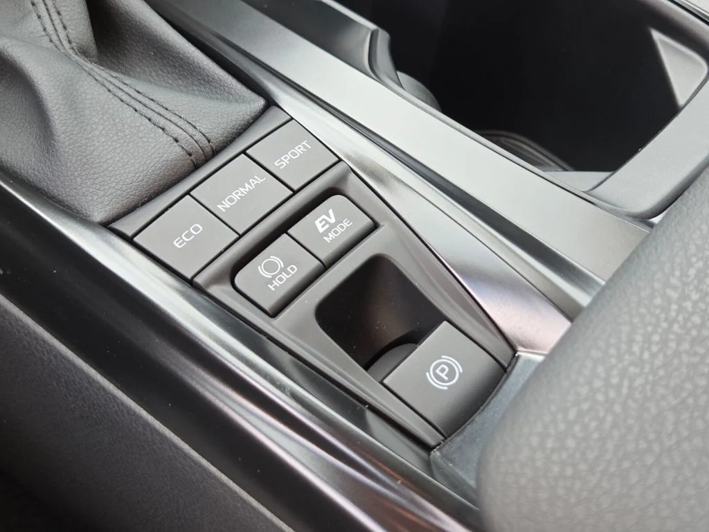 Used 2026  Toyota LE image 32