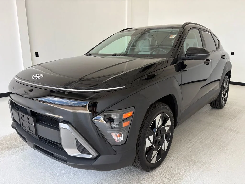 Used 2024 Black Hyundai SEL image 13