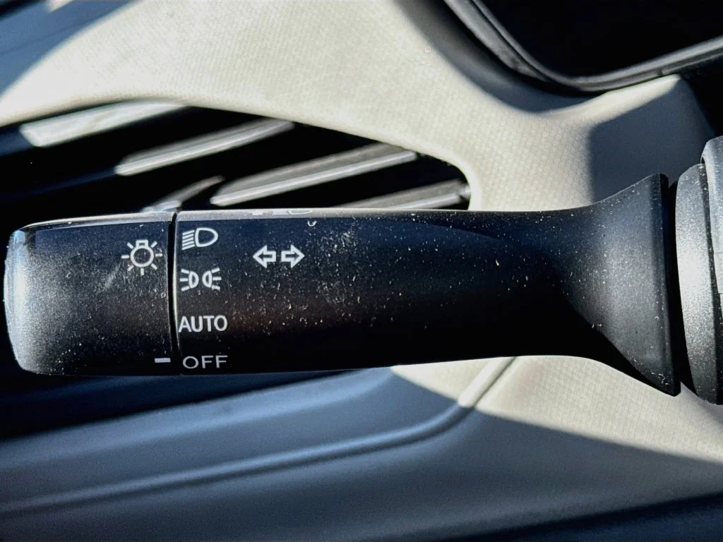 Used 2025 White Subaru Base image 13