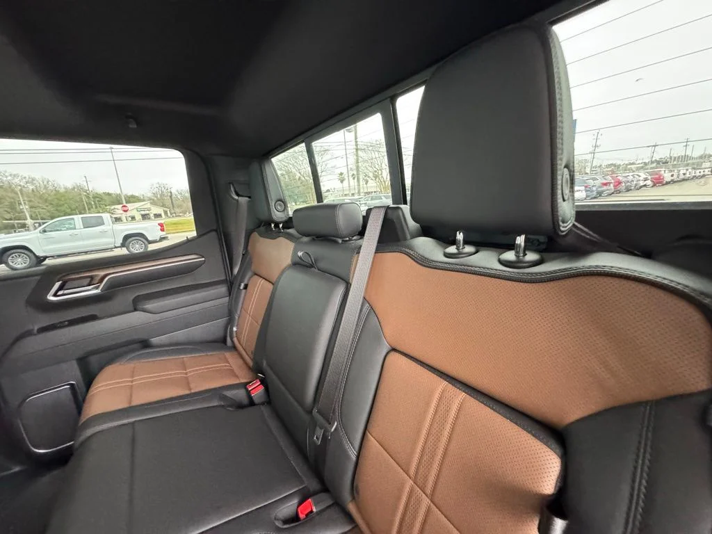 Used 2025 Beige Chevrolet High Country image 21