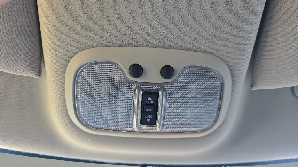Used 2016 Gray Jeep Latitude image 32