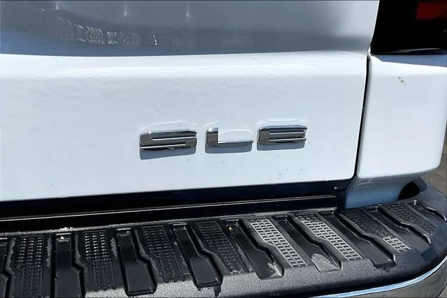 2026 GMC Sierra 1500 SLE - Photo 9
