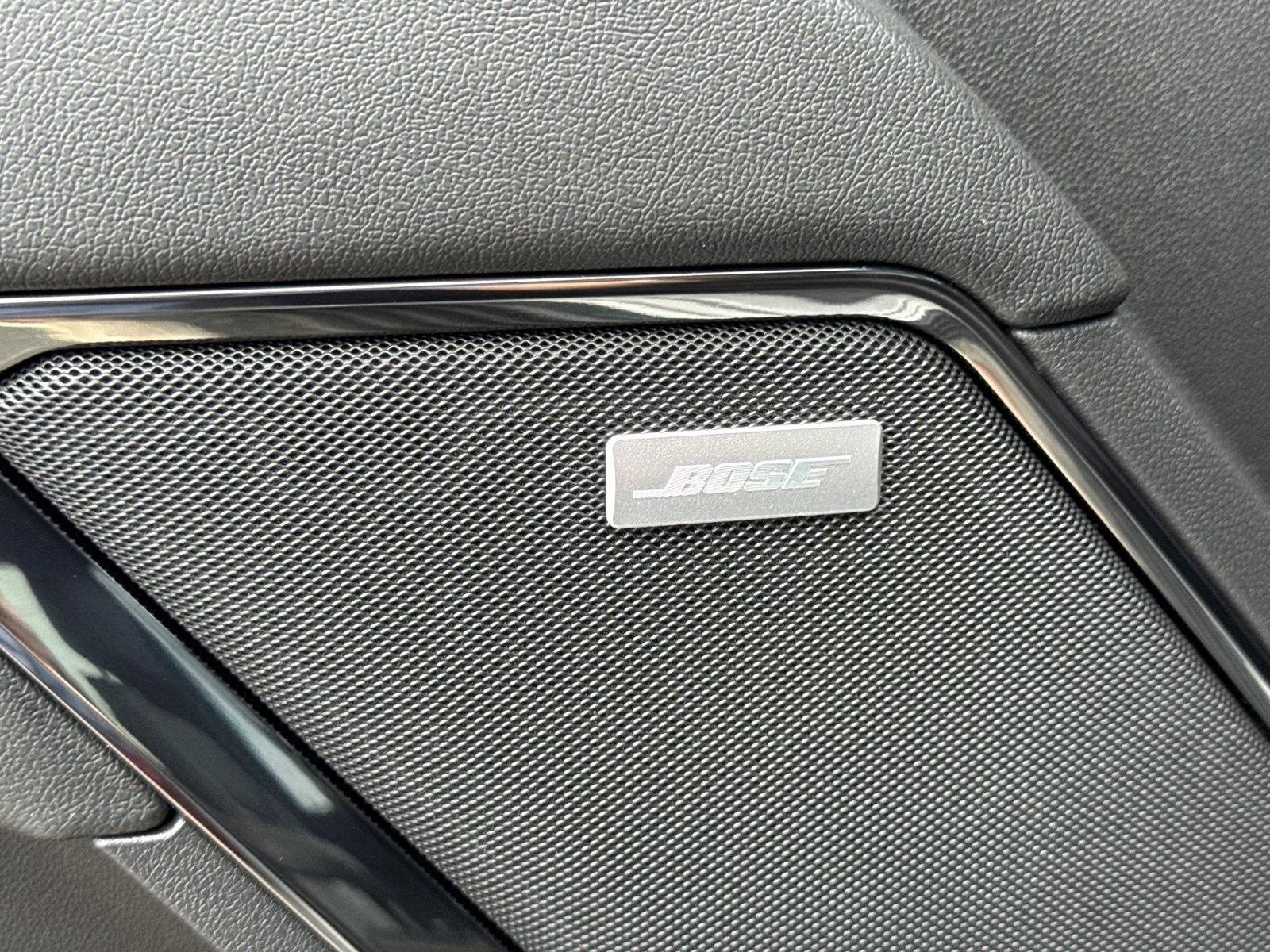 Used 2025 Sterling Metallic GMC AT4 image 19