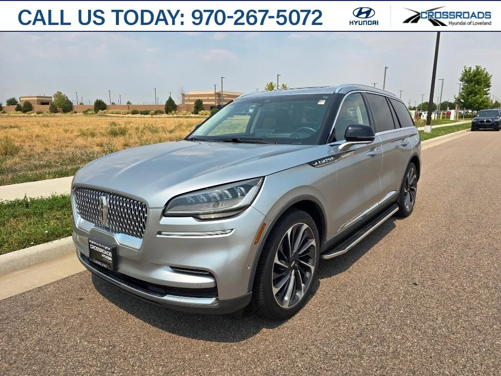 Used 2022 Silver Radiance Metallic Clearcoat Lincoln Reserve image 1